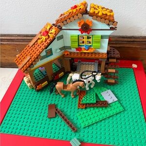 LEGO Friends Autumn’s Horse Stable 41745 Building Toy 90% complete
